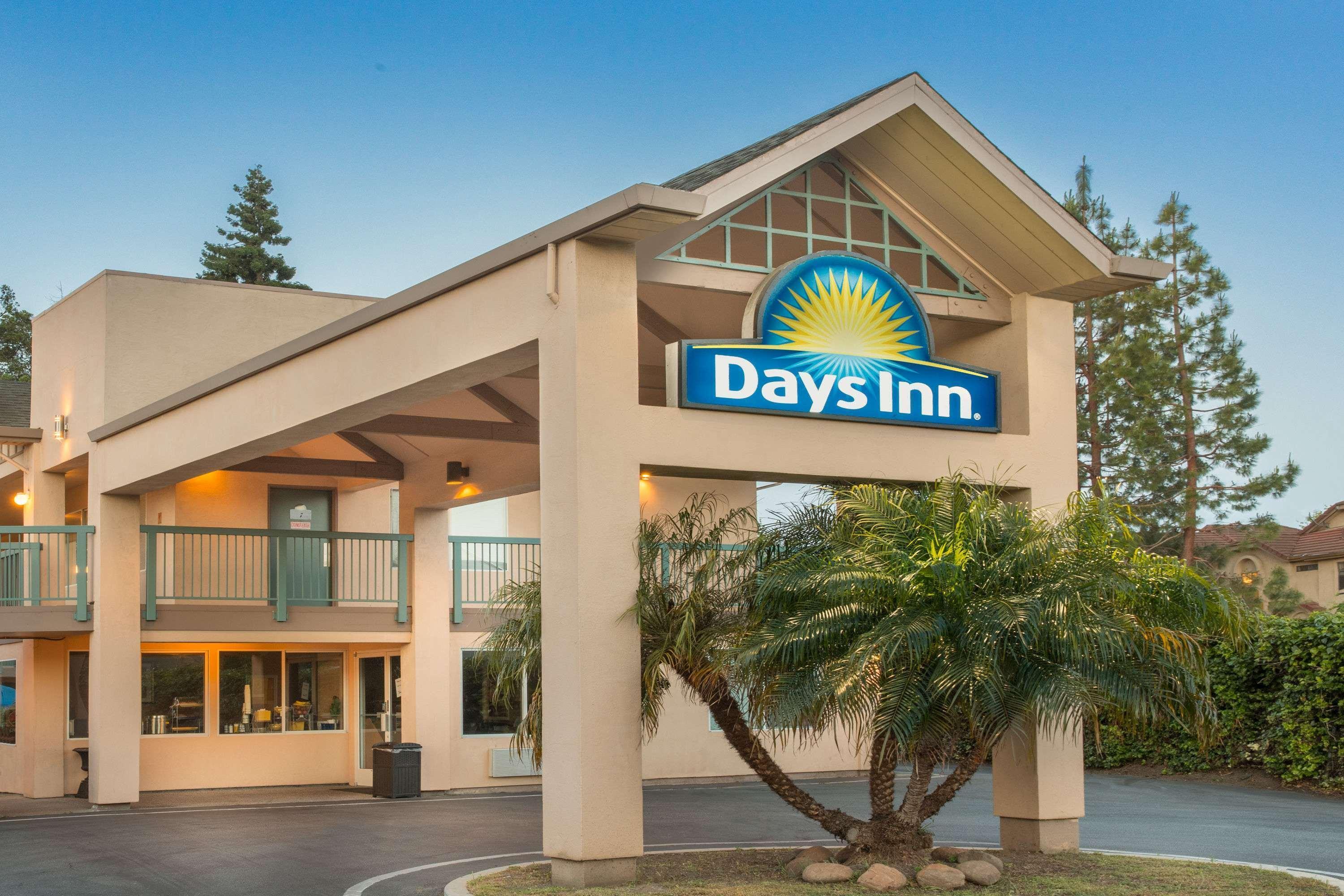 Days Inn By Wyndham Redwood Stadt Exterior foto